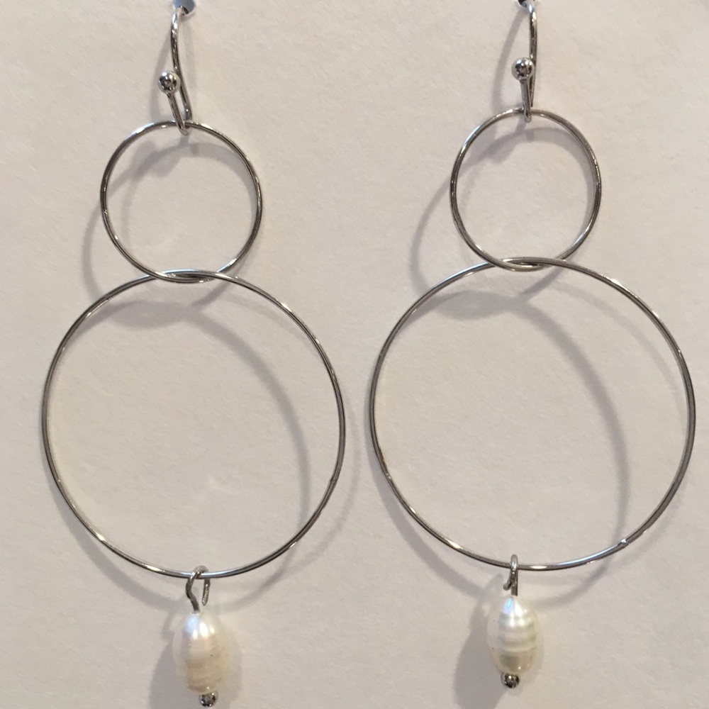 Silver Color Circle Earring with Pearl